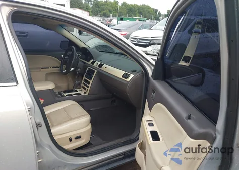 2009 Mercury Sable Premier z USA, uszkodzony, nr VIN 1MEHM42W89G622302